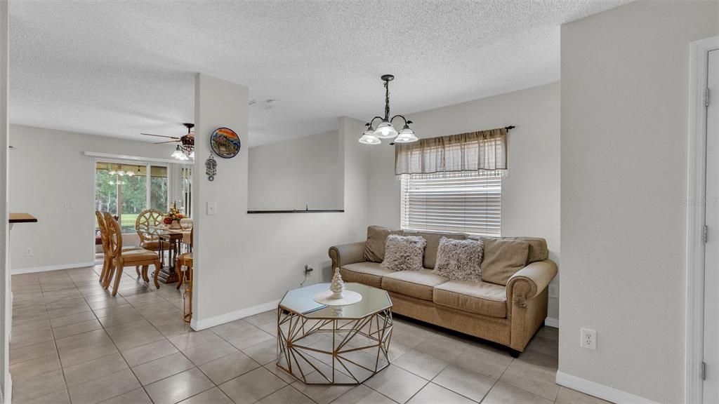 На продажу: $314,900 (3 спален, 2 ванн, 1880 Квадратных фут)