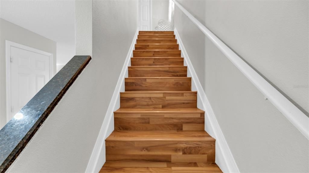 На продажу: $314,900 (3 спален, 2 ванн, 1880 Квадратных фут)