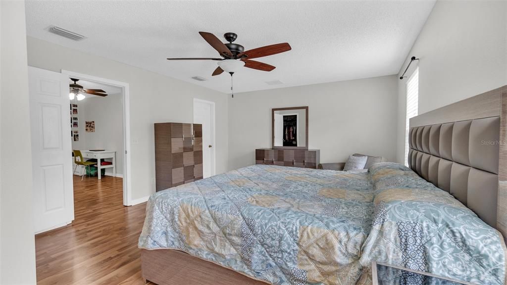 На продажу: $314,900 (3 спален, 2 ванн, 1880 Квадратных фут)