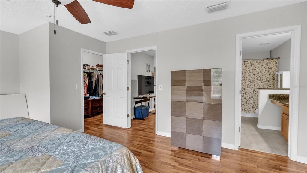 На продажу: $314,900 (3 спален, 2 ванн, 1880 Квадратных фут)