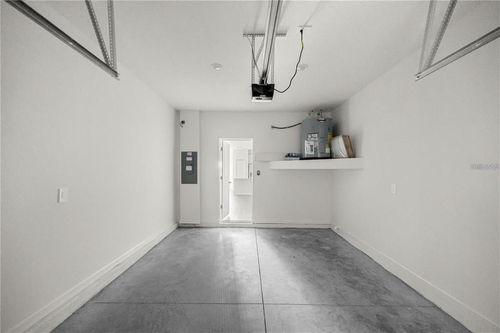 合同活跃: $1,695 (3 贝兹, 2 浴室, 1707 平方英尺)