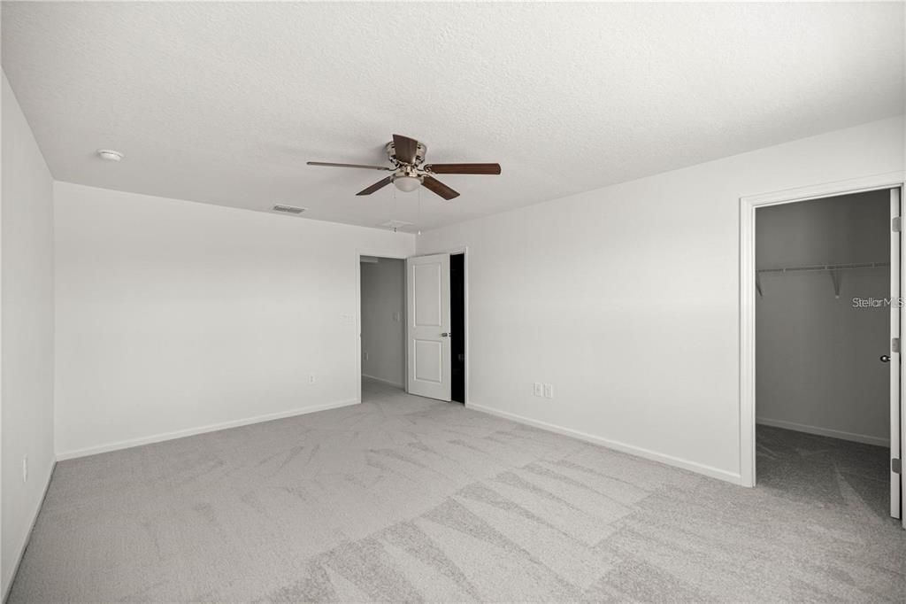 合同活跃: $1,695 (3 贝兹, 2 浴室, 1707 平方英尺)