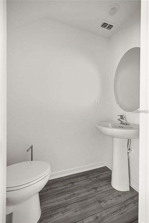 合同活跃: $1,695 (3 贝兹, 2 浴室, 1707 平方英尺)