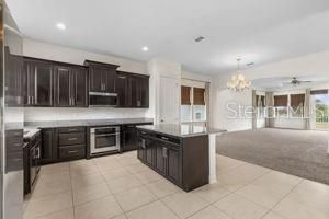 En Venta: $858,000 (4 camas, 3 baños, 2749 Pies cuadrados)