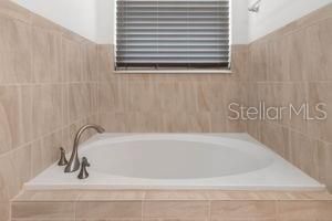 En Venta: $858,000 (4 camas, 3 baños, 2749 Pies cuadrados)