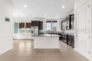 En Venta: $858,000 (4 camas, 3 baños, 2749 Pies cuadrados)