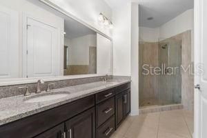 En Venta: $858,000 (4 camas, 3 baños, 2749 Pies cuadrados)