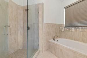 En Venta: $858,000 (4 camas, 3 baños, 2749 Pies cuadrados)