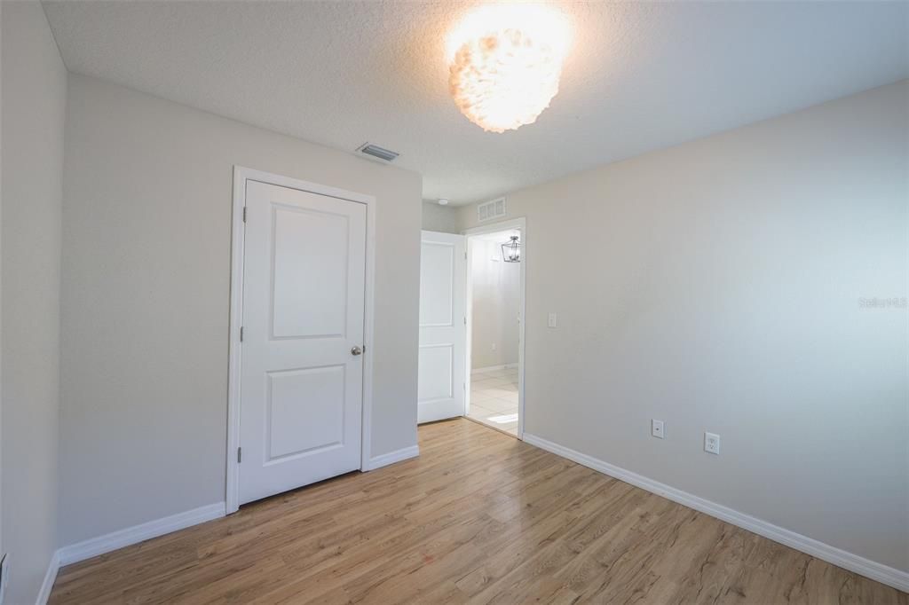 出租: $2,300 (4 贝兹, 2 浴室, 1405 平方英尺)