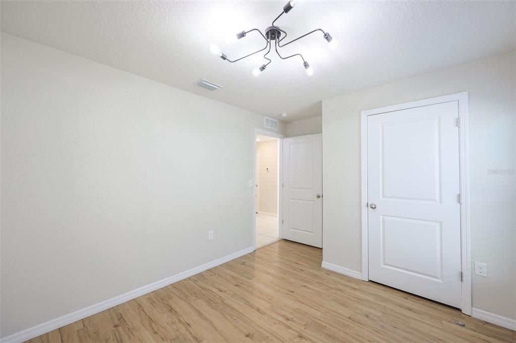 出租: $2,300 (4 贝兹, 2 浴室, 1405 平方英尺)