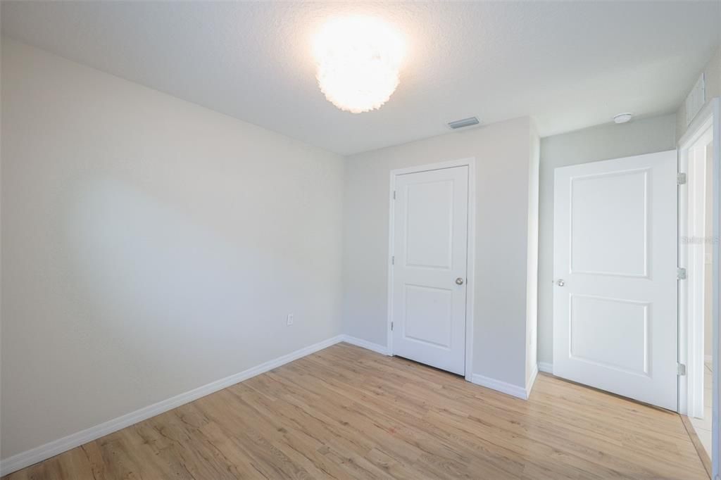 出租: $2,300 (4 贝兹, 2 浴室, 1405 平方英尺)