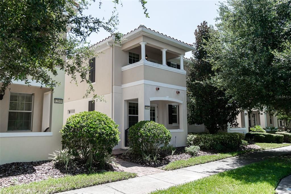 En Renta: $2,595 (3 camas, 3 baños, 1810 Pies cuadrados)