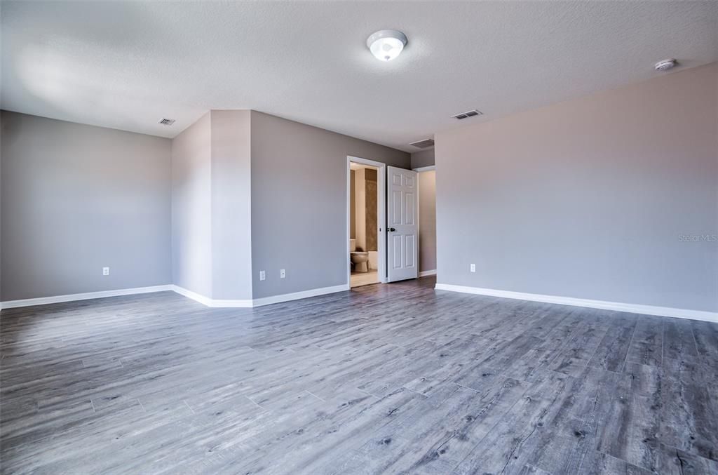 En Renta: $2,595 (3 camas, 3 baños, 1810 Pies cuadrados)