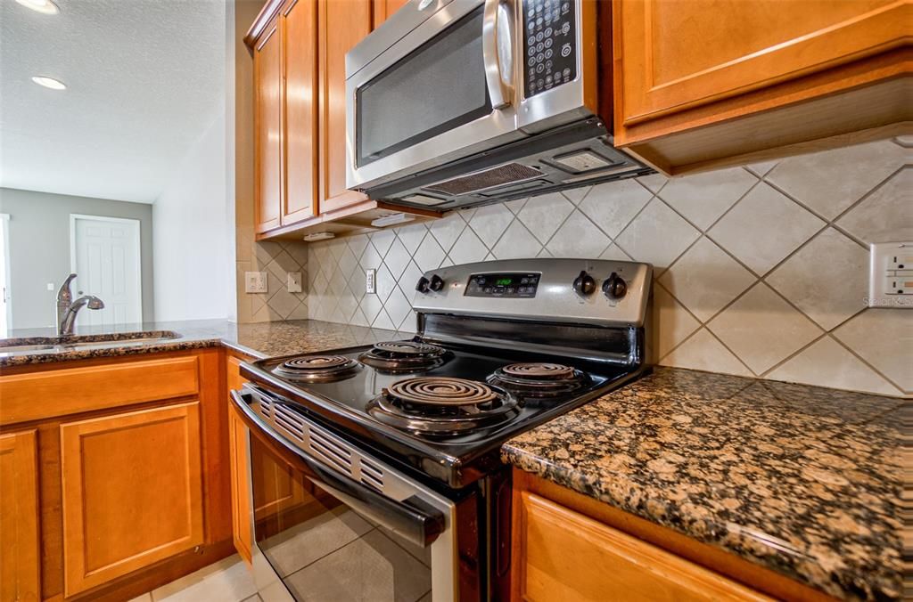 En Renta: $2,595 (3 camas, 3 baños, 1810 Pies cuadrados)