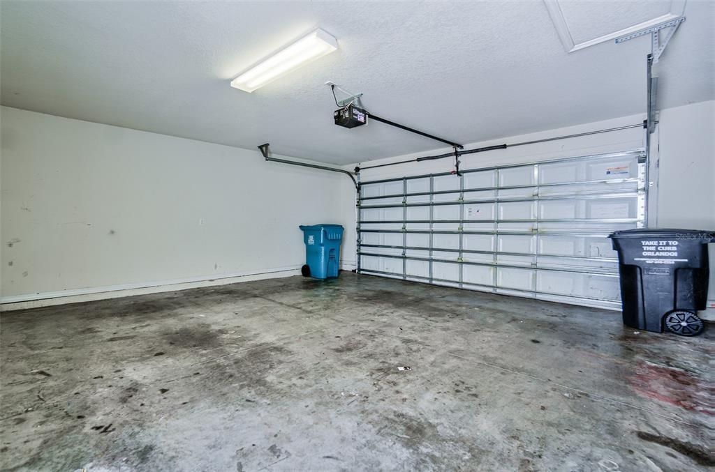 En Renta: $2,595 (3 camas, 3 baños, 1810 Pies cuadrados)