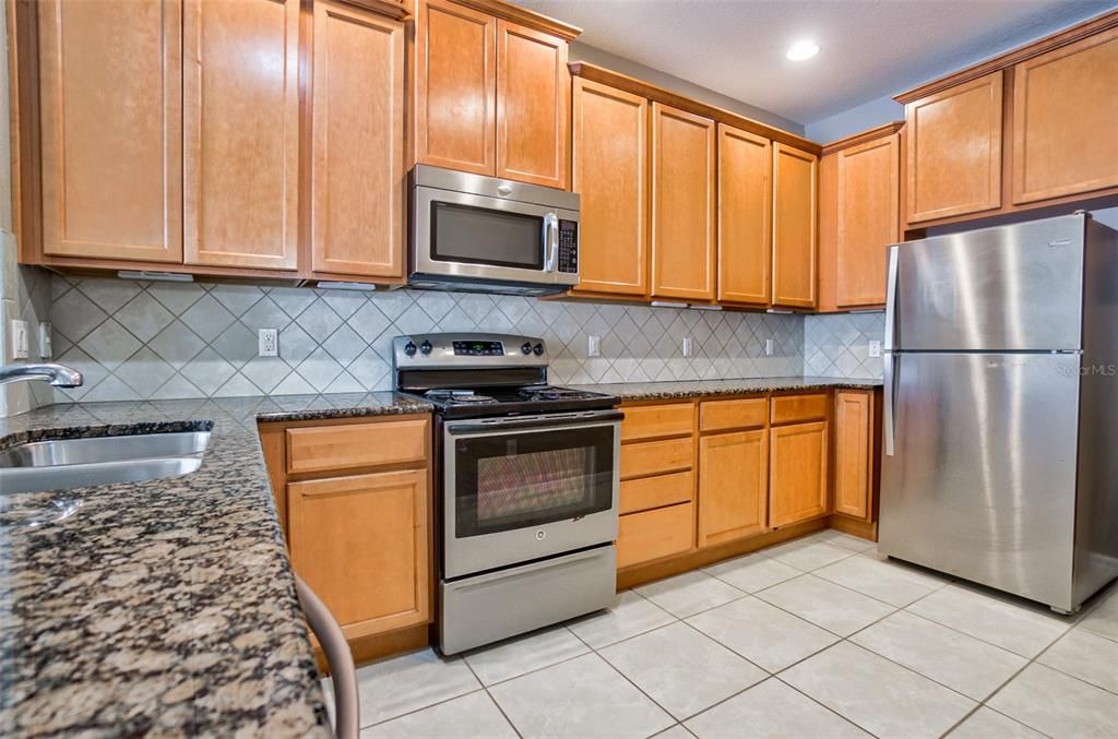 En Renta: $2,595 (3 camas, 3 baños, 1810 Pies cuadrados)