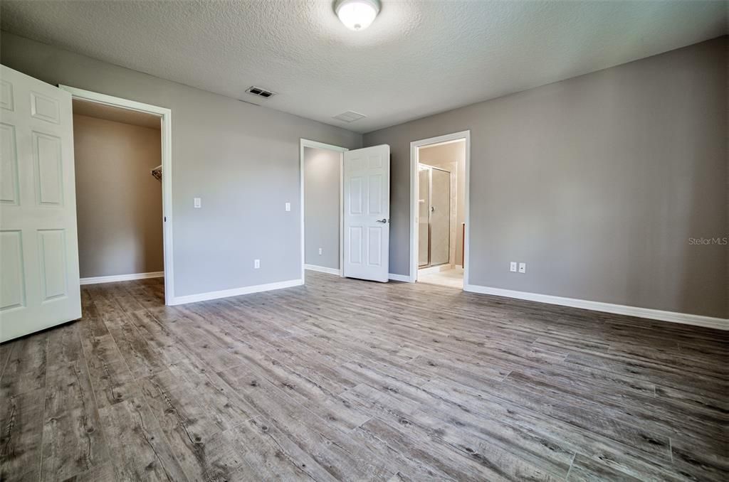 En Renta: $2,595 (3 camas, 3 baños, 1810 Pies cuadrados)