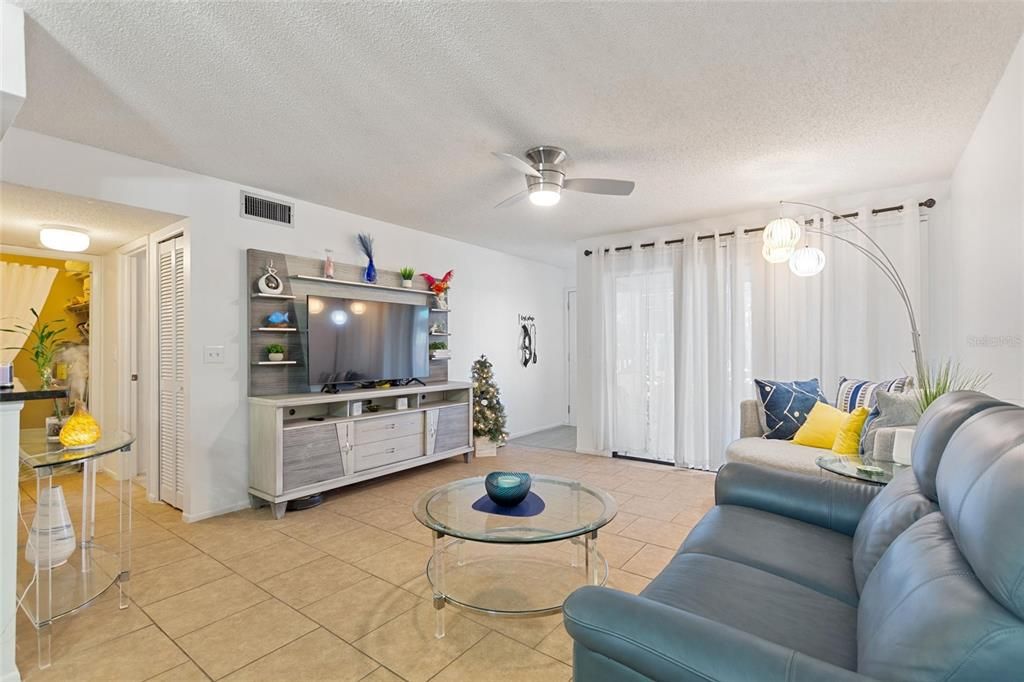 En Venta: $149,000 (1 camas, 1 baños, 696 Pies cuadrados)