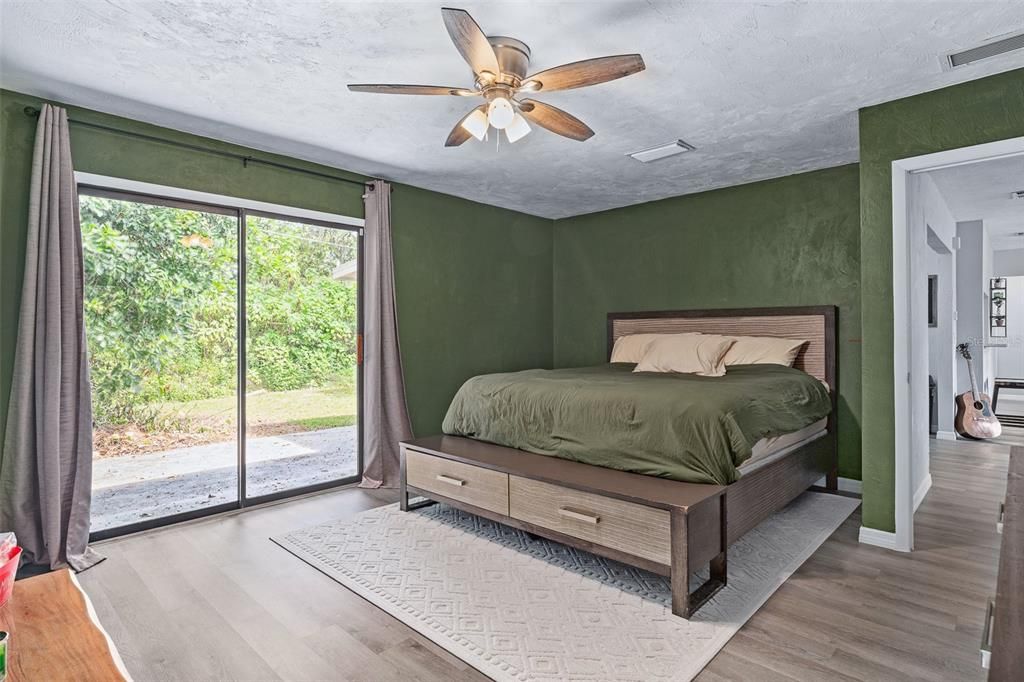 For Sale: $300,000 (3 beds, 2 baths, 1344 Square Feet)