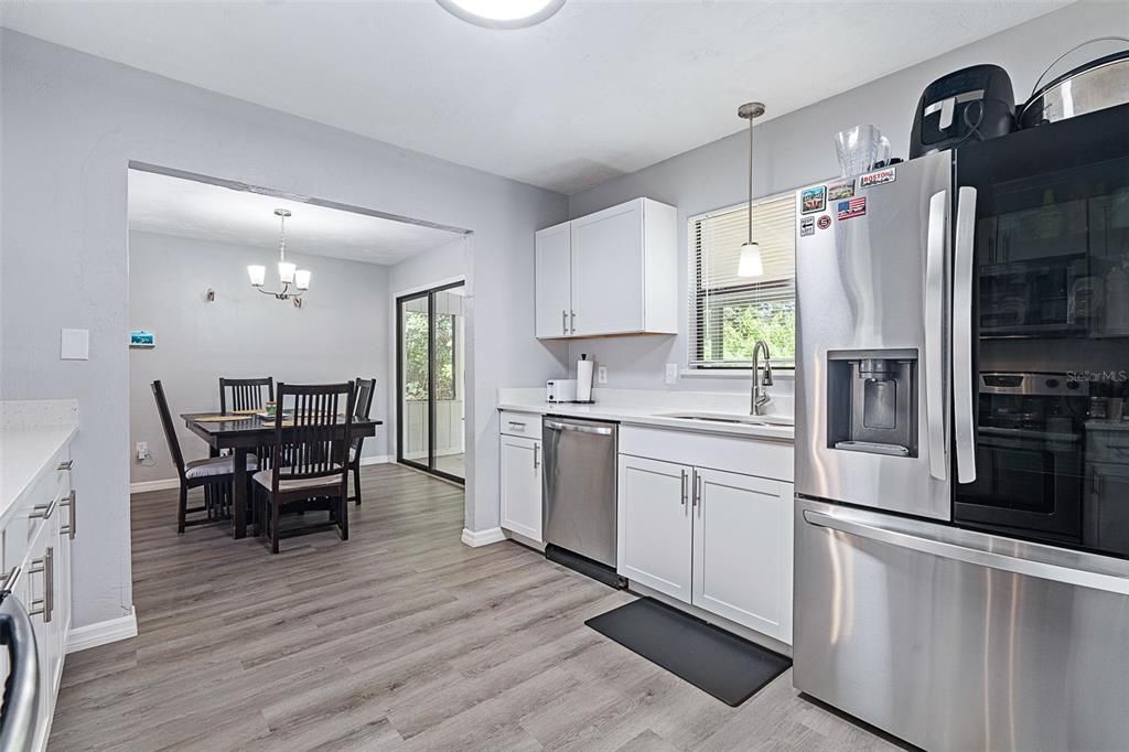 For Sale: $300,000 (3 beds, 2 baths, 1344 Square Feet)