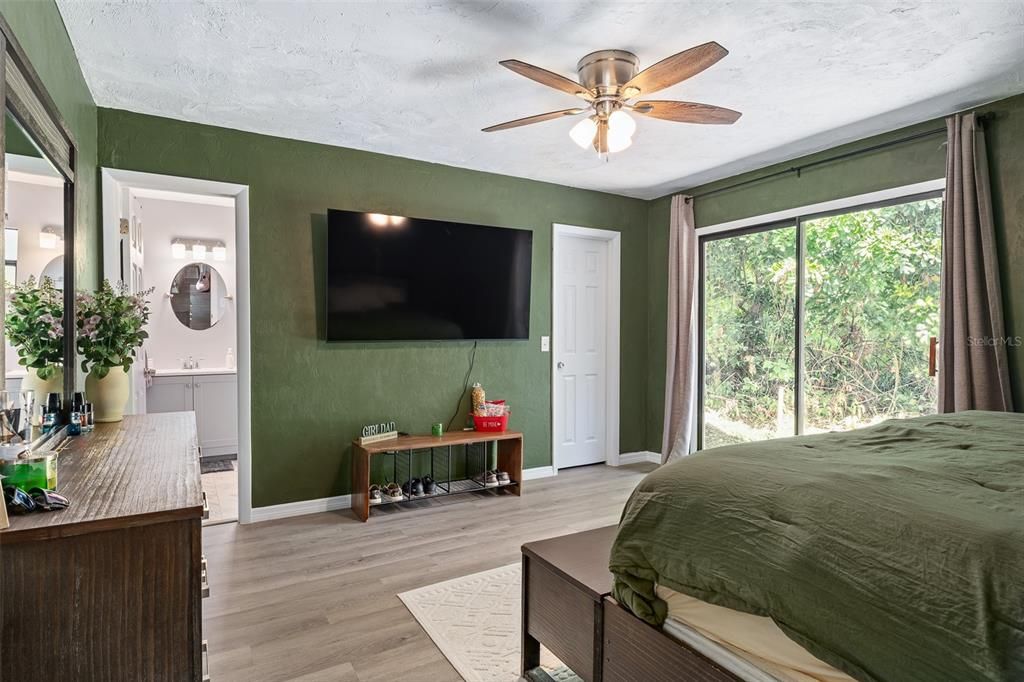 For Sale: $300,000 (3 beds, 2 baths, 1344 Square Feet)