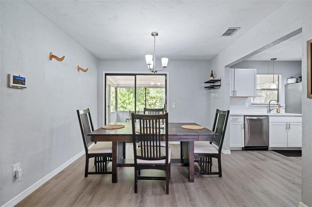 For Sale: $300,000 (3 beds, 2 baths, 1344 Square Feet)