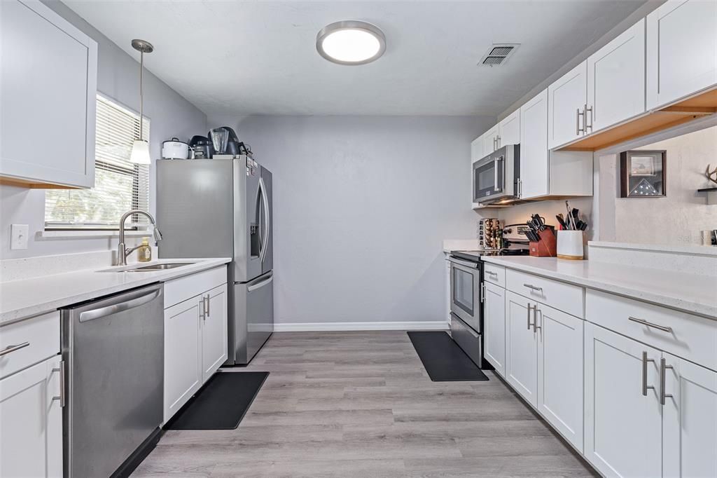 For Sale: $300,000 (3 beds, 2 baths, 1344 Square Feet)