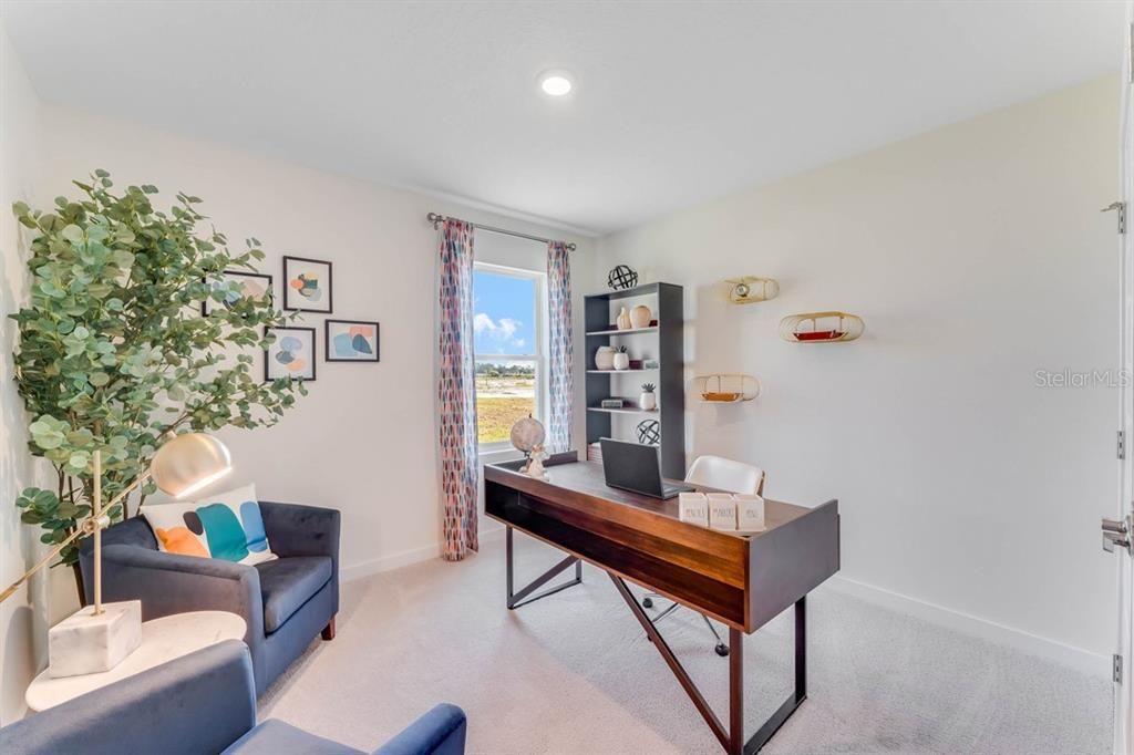 合同活跃: $464,990 (5 贝兹, 3 浴室, 2601 平方英尺)