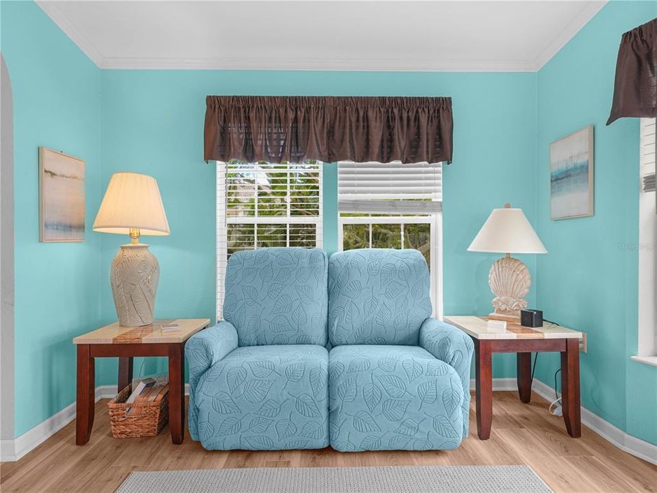 For Sale: $250,000 (2 beds, 2 baths, 1128 Square Feet)