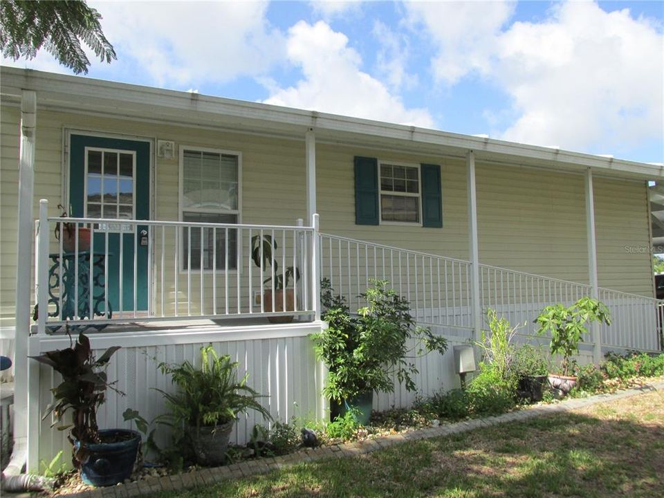 For Sale: $250,000 (2 beds, 2 baths, 1128 Square Feet)