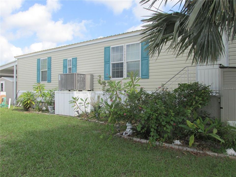 For Sale: $250,000 (2 beds, 2 baths, 1128 Square Feet)