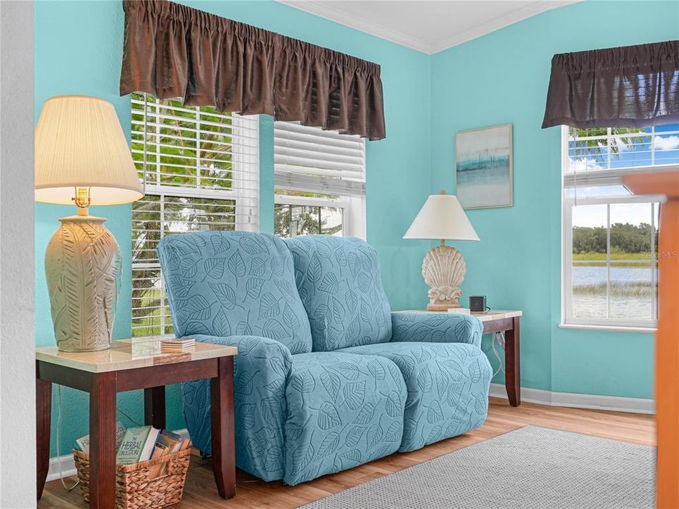 For Sale: $250,000 (2 beds, 2 baths, 1128 Square Feet)