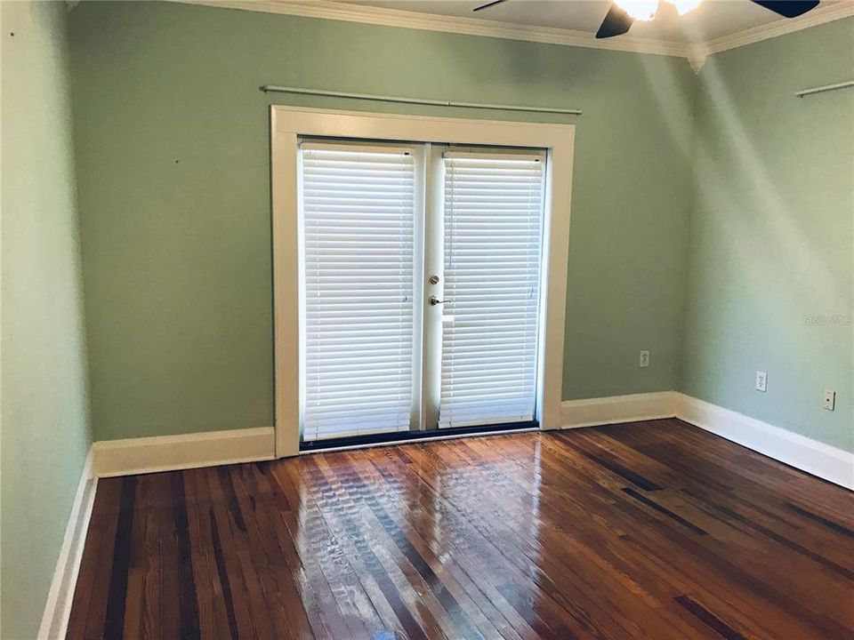 合同活跃: $3,500 (3 贝兹, 2 浴室, 1530 平方英尺)