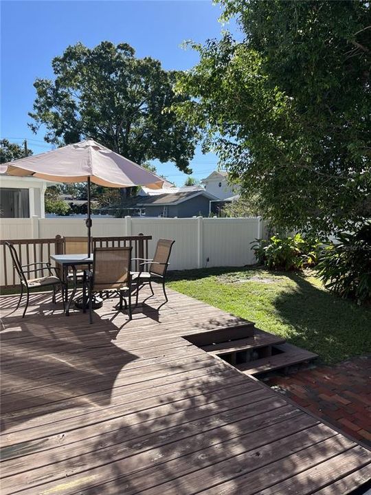 合同活跃: $3,500 (3 贝兹, 2 浴室, 1530 平方英尺)