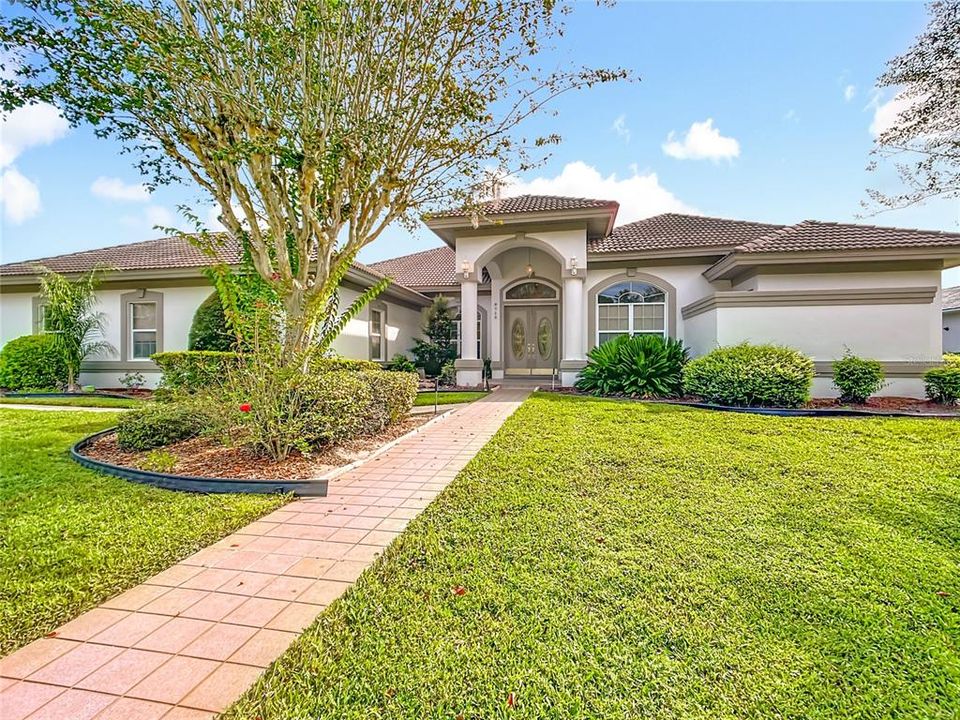 En Venta: $685,000 (4 camas, 3 baños, 3327 Pies cuadrados)