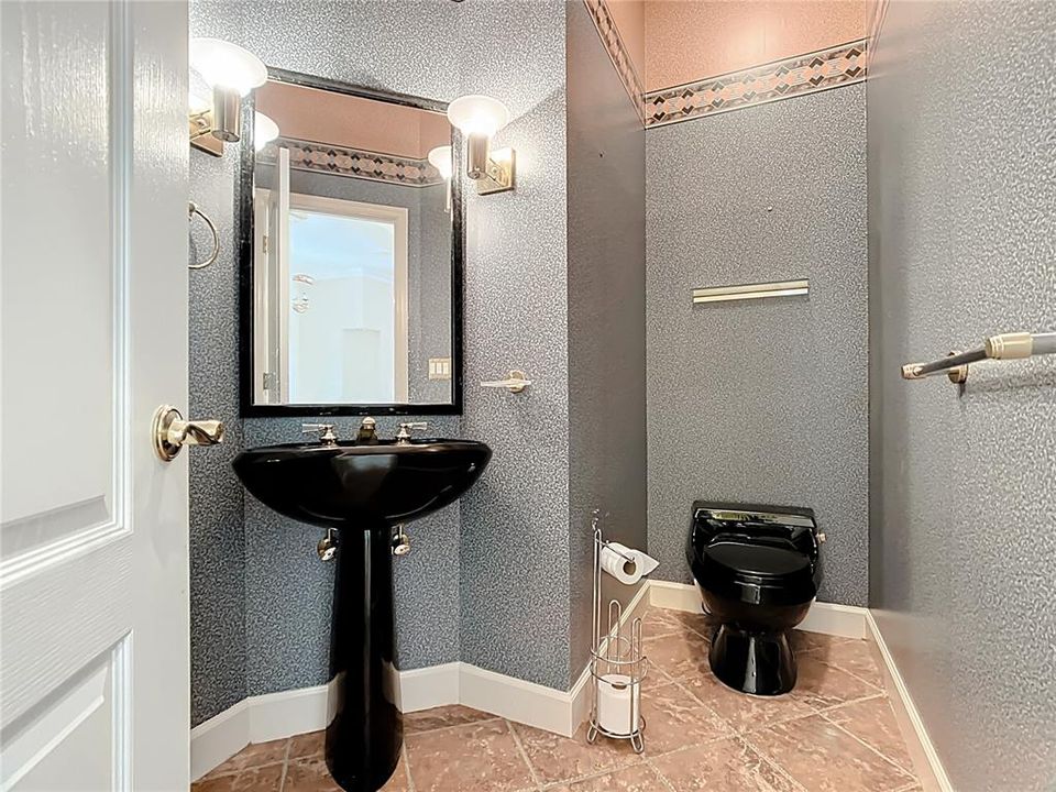 En Venta: $685,000 (4 camas, 3 baños, 3327 Pies cuadrados)