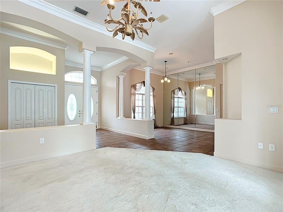 En Venta: $685,000 (4 camas, 3 baños, 3327 Pies cuadrados)