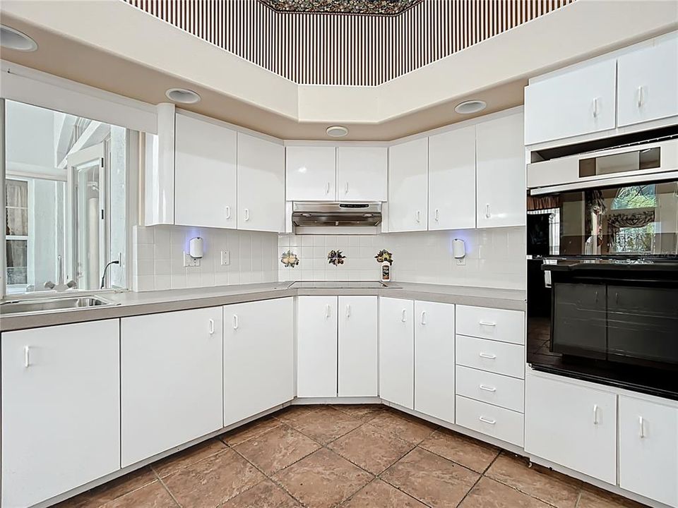 En Venta: $685,000 (4 camas, 3 baños, 3327 Pies cuadrados)