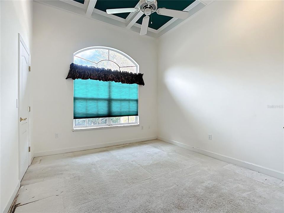 En Venta: $685,000 (4 camas, 3 baños, 3327 Pies cuadrados)