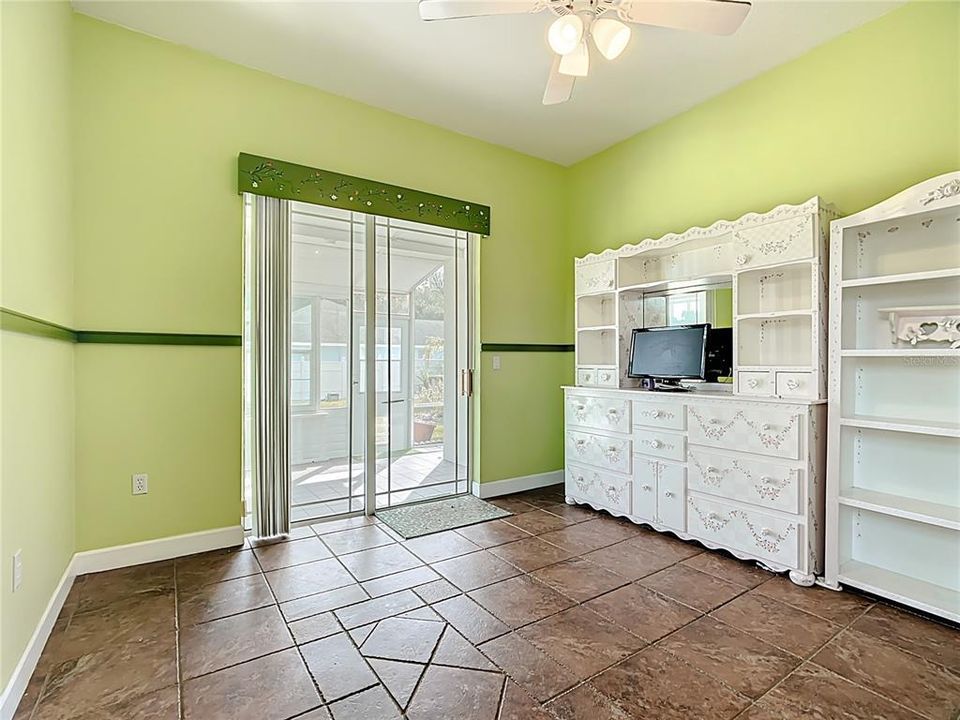 En Venta: $685,000 (4 camas, 3 baños, 3327 Pies cuadrados)