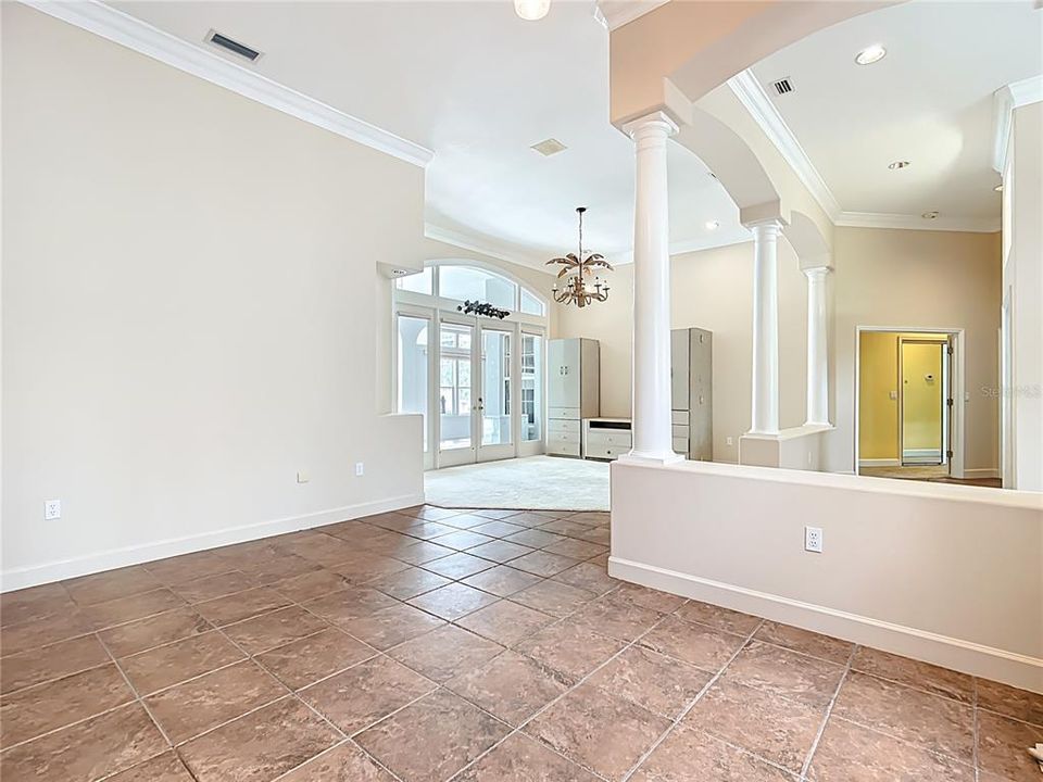 En Venta: $685,000 (4 camas, 3 baños, 3327 Pies cuadrados)