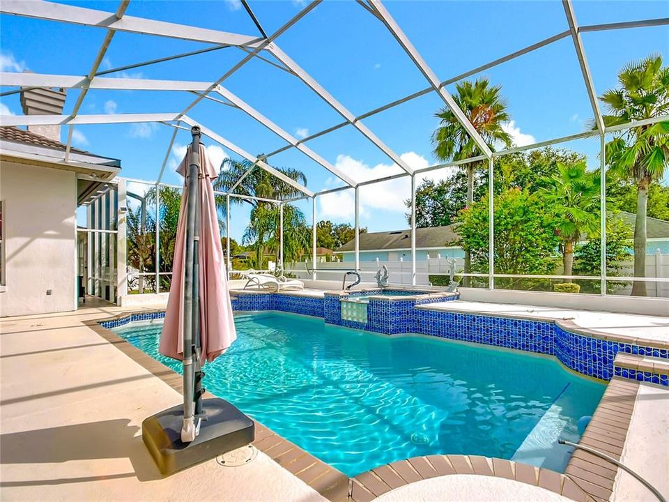 En Venta: $685,000 (4 camas, 3 baños, 3327 Pies cuadrados)