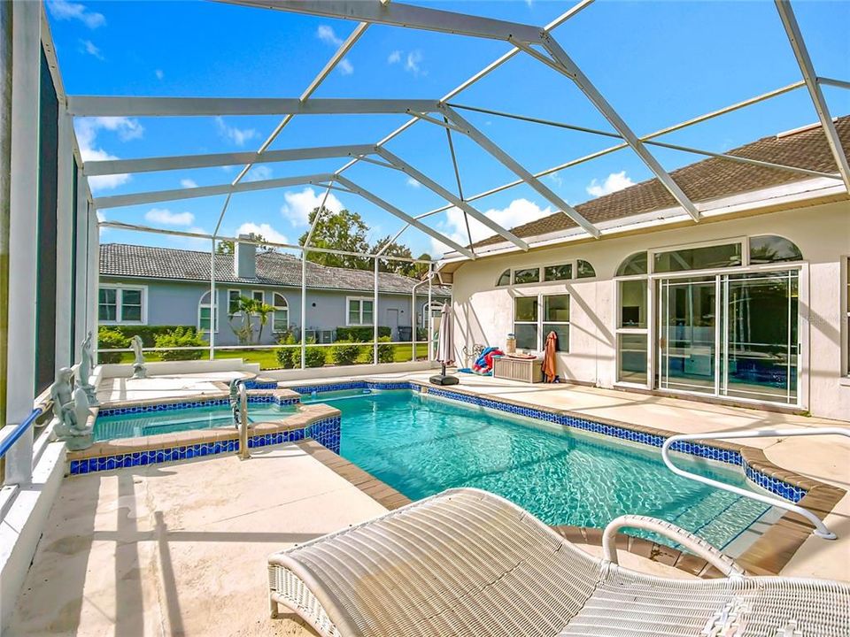 En Venta: $685,000 (4 camas, 3 baños, 3327 Pies cuadrados)