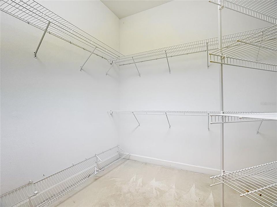 En Venta: $685,000 (4 camas, 3 baños, 3327 Pies cuadrados)