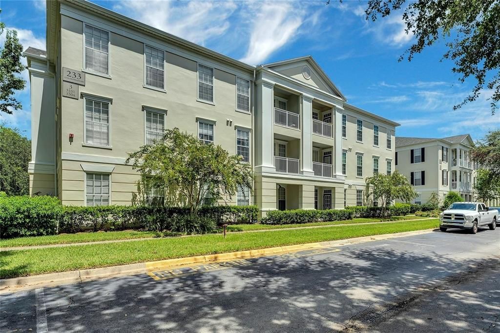 For Sale: $429,000 (3 beds, 3 baths, 1612 Square Feet)