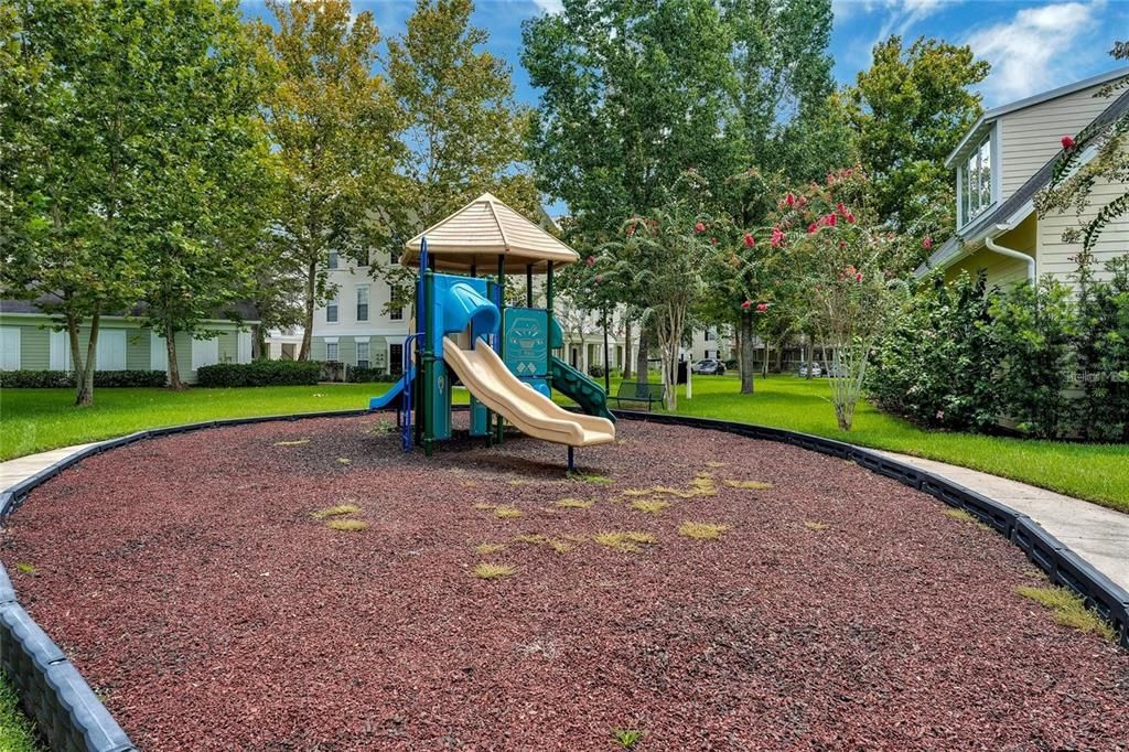 For Sale: $429,000 (3 beds, 3 baths, 1612 Square Feet)