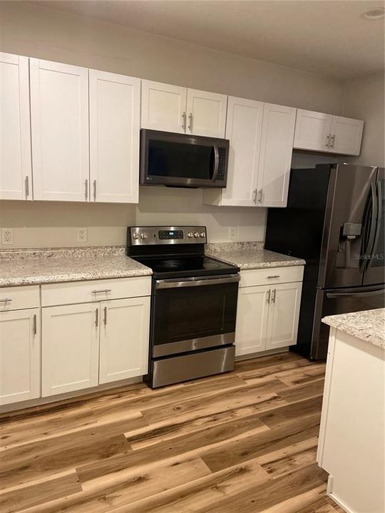 For Sale: $429,000 (3 beds, 3 baths, 1612 Square Feet)