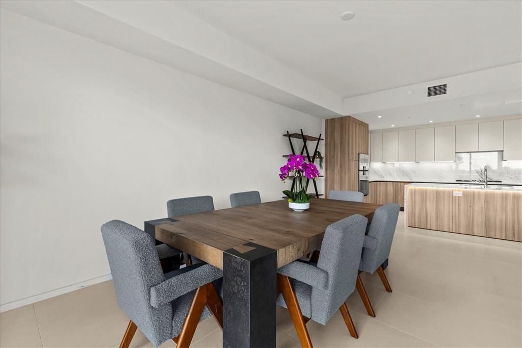 待售: $2,095,000 (3 贝兹, 3 浴室, 2566 平方英尺)