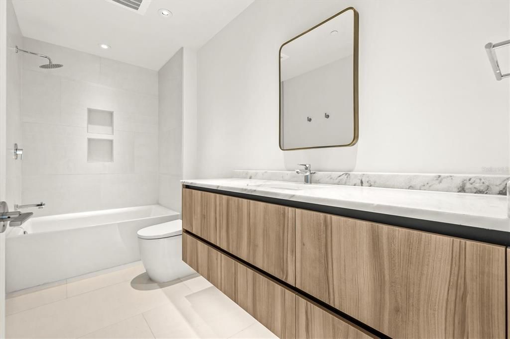 待售: $2,095,000 (3 贝兹, 3 浴室, 2566 平方英尺)