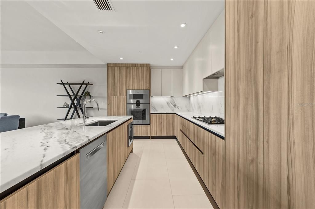 待售: $2,095,000 (3 贝兹, 3 浴室, 2566 平方英尺)